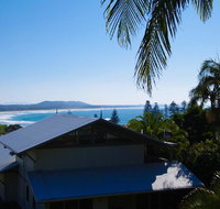 LaMaison de Shines 13 Dulconghi Street - Nelsons Bay Accommodation