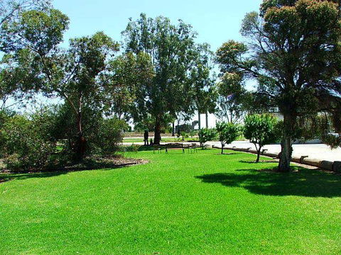 Lazy River Motor Inn - Accommodation Nelson Bay 3
