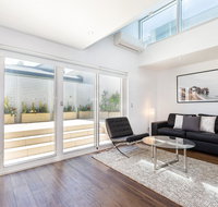 Leichhardt Self-Contained Modern One-Bedroom Apartment 9NOR - Accommodation Nelson Bay