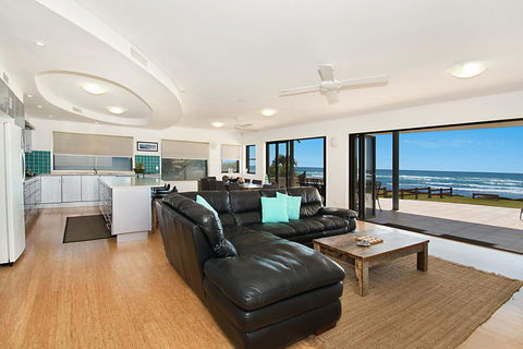 Lennox On The Beach Unit 1 - Lennox Head - Accommodation Nelson Bay 1