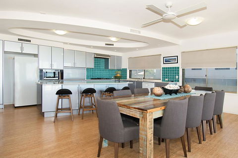 Lennox On The Beach Unit 1 - Lennox Head - Accommodation Nelson Bay 3