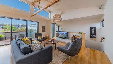 Luxe Townhouse - Linen/WiFi Included - Accommodation Nelson Bay 2