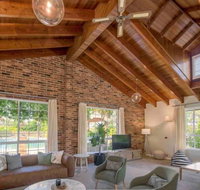 Luxurious Home on 5 Acres Close to CBD - Sleeps 18 - Accommodation Nelson Bay