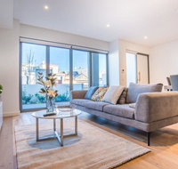 Luxurious Townhouse With Natural Light In Rosebery - Accommodation Nelson Bay