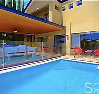 LUXURY VILLA W POOL  SPAS - Accommodation Nelson Bay