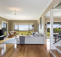 LUXURY WATERFRONT FAMILY HOME-TASMANIA I-L'Abode - Accommodation Nelson Bay