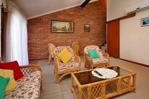 Macadamia Court, Unit 2, 8 Government Road - Accommodation Nelson Bay 2