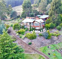 MAGICAL MOUNTAIN RETREAT - 20 mins to CBD and only 10 to MONA - Accommodation Nelson Bay