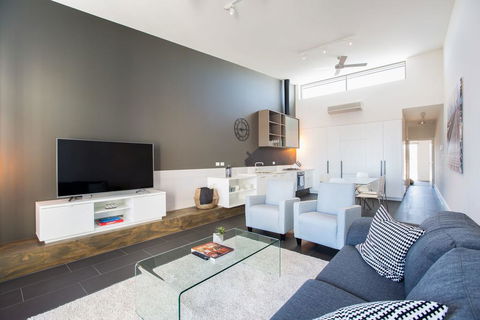 Magnificent Apartment + FREE Car Park Near CBD - Accommodation Nelson Bay 0