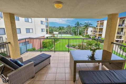 Marcoola Beachfront 3BR -Pool-100m To The Beach. - Accommodation Nelson Bay 2