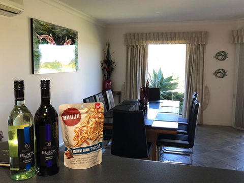 Marina Park View - Nelsons Bay Accommodation 1