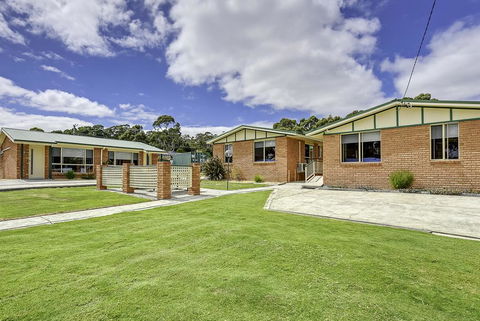 Masons Cottages - Accommodation Nelson Bay 0