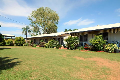 Matildas End Holiday Units - Accommodation Nelson Bay 0