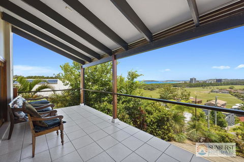 Mcauleys Beach House - Accommodation Nelson Bay 1