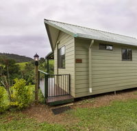 Mena Creek Flower House - Accommodation Nelson Bay