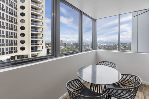 Meriton Suites Bondi Junction - Accommodation Nelson Bay 3