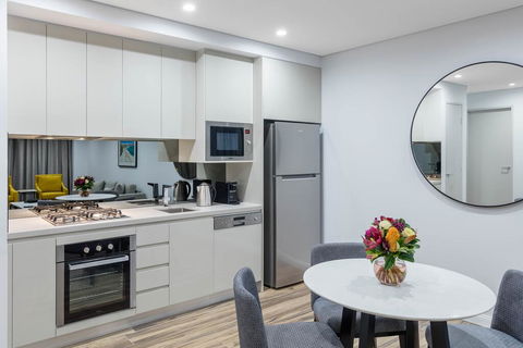 Meriton Suites Bondi Junction - Accommodation Nelson Bay 1