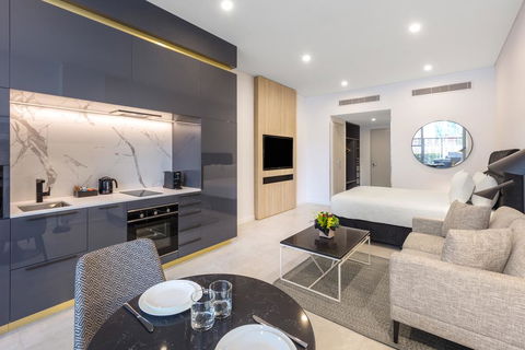 Meriton Suites Broadbeach - Nelson Bay Accommodation.com 2