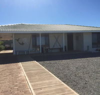 Mermaid Beachside Accommodation - Nelsons Bay Accommodation