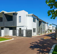 MERRIFIELD Foothill Suites - RELAXING LIFETYLE CHOICE - Nelsons Bay Accommodation