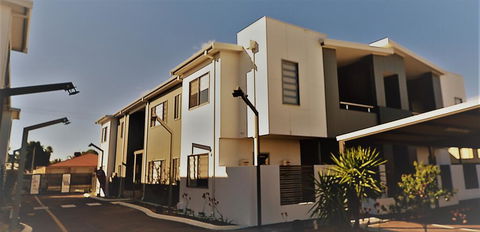 MERRIFIELD Foothill Suites - RELAXING LIFETYLE CHOICE - Nelsons Bay Accommodation 3