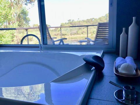 Messmates Luxury Eco Suites - Accommodation Nelson Bay 2