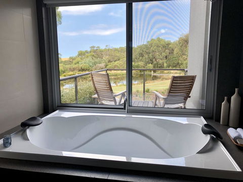 Messmates Luxury Eco Suites - Accommodation Nelson Bay 1