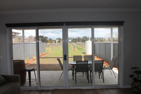 Milawa Vineyard Views - Guesthouse 2 - Accommodation Nelson Bay 2