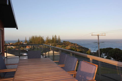 Milton 5 99 Pacific Drive - Accommodation Nelson Bay 0