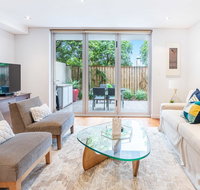 Modern apartment with large courtyard and short walk to Bondi Beach - Accommodation Nelson Bay