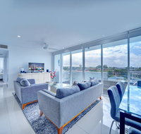 Modern Contemporary Southport Apartment - Accommodation Nelson Bay