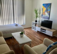 Modern Unit Near To Surfers Paradise - Accommodation Nelson Bay