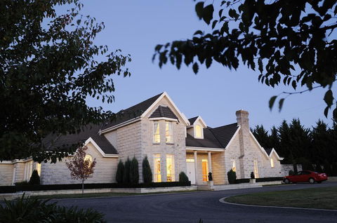 Montfort Manor - Accommodation Nelson Bay 2