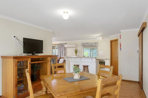 Moonta Bay Accommodation - Nelsons Bay Accommodation 2