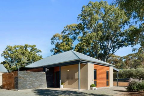 Moss's Place - Nelsons Bay Accommodation 0