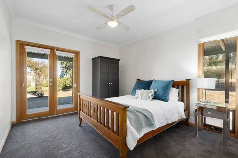 Moss's Place - Nelsons Bay Accommodation 2