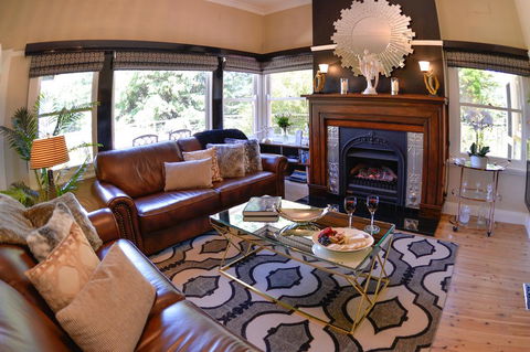 Mountain Whispers Chatelaine Valley - Nelson Bay Accommodation.com 1