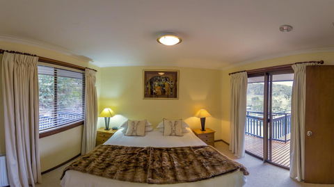 Mowamba River Lodge - Nelson Bay Accommodation.com 2