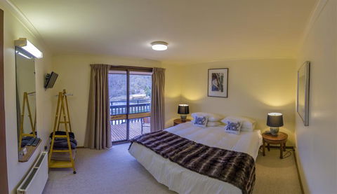 Mowamba River Lodge - Nelson Bay Accommodation.com 3