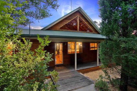 Narrow Neck Lodge - Nelson Bay Accommodation.com 0