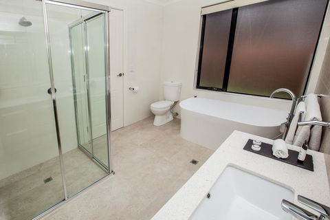 Neagles Retreat Villas - Nelsons Bay Accommodation 2