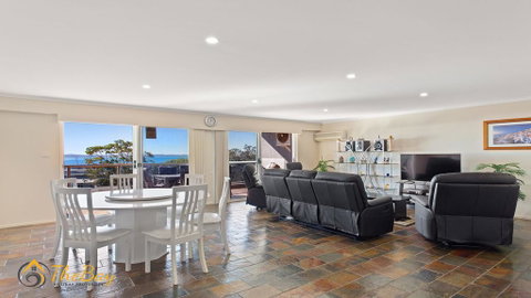 Nelson Bay CBD Apartment - No.41 Nelson Towers - Accommodation Nelson Bay 3