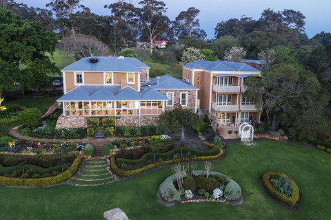 Grand Mercure Basildene Manor - Accommodation Nelson Bay 0