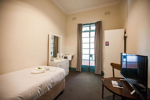 Captain Stirling Hotel - Accommodation Nelson Bay 3