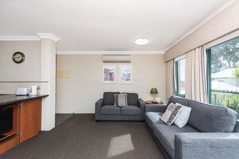 Subiaco Village 20 - Nelsons Bay Accommodation 4