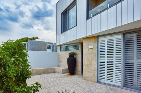 The Urban Beach House - Accommodation Nelson Bay 18