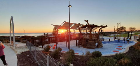 Scarborough Beach Front Resort - Shell Ten - Accommodation Nelson Bay 18