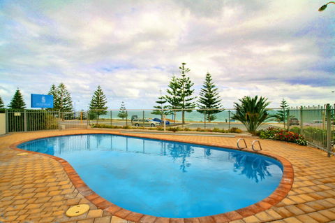 Scarborough Beach Front Resort - Shell Ten - Accommodation Nelson Bay 12