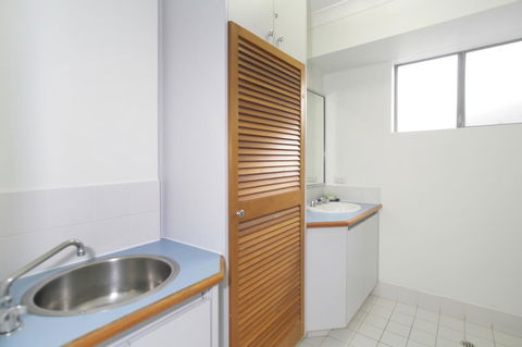 Scarborough Beach Front Resort - Shell Ten - Accommodation Nelson Bay 10