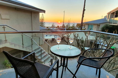 Scarborough Beach Front Resort - Shell Ten - Accommodation Nelson Bay 7